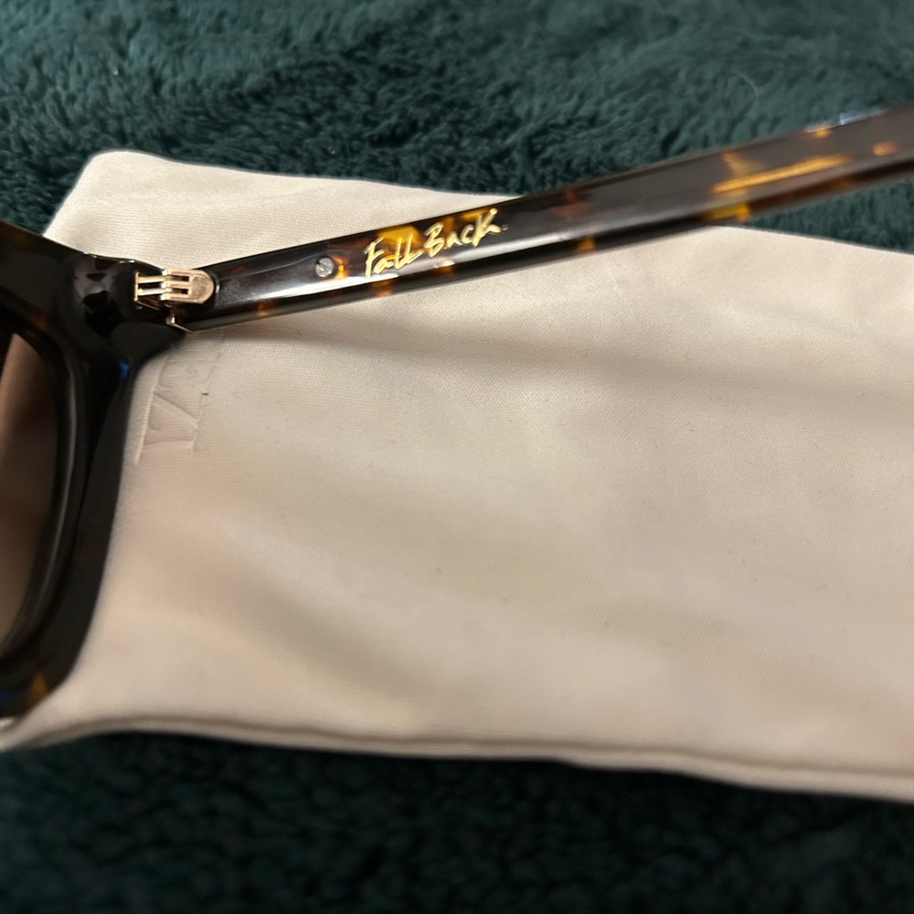 Dezi “Fall Back” Tortoise Shell Sunglasses- Worn … - image 6